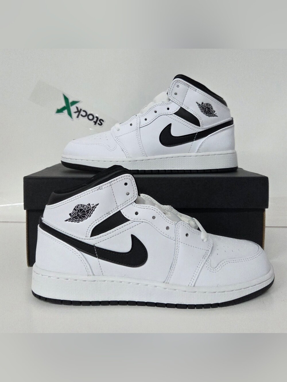 Nike Air Jordan 1 Mid Reverse Panda White Black DQ8423-132 Shoes 7 Y Or 8.5 Wome